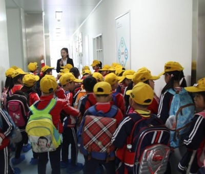 800余名師生、家長(zhǎng)在仙客來(lái)開展社會(huì)實(shí)踐活動(dòng)