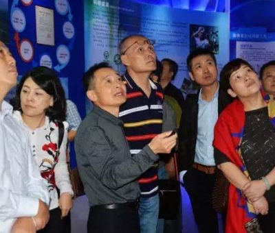 江蘇省太倉市企業(yè)家考察團蒞臨仙客來公司考察