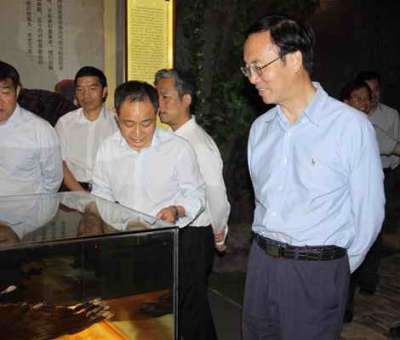 江西省政協(xié)副主席胡幼桃視察仙客來(lái)公司