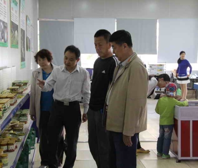 國(guó)家食藥用菌技術(shù)創(chuàng)新戰(zhàn)略聯(lián)盟副秘書長(zhǎng)劉喜杰一行蒞臨仙客來(lái)考察