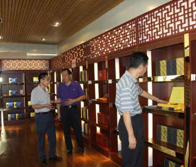 江西日報副巡視員陳賽文來仙客來公司指導企業(yè)文化建設(shè)