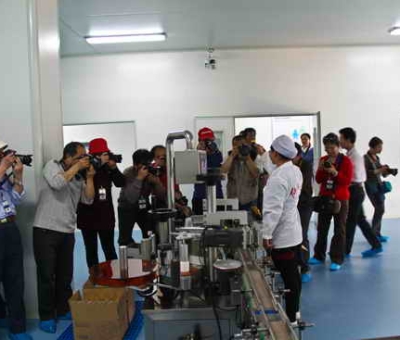 九江職工攝影協(xié)會采風團深入仙客來公司采風