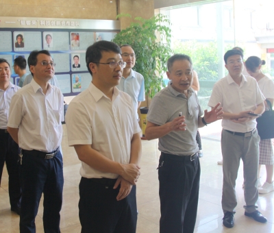 省委統(tǒng)戰(zhàn)部副部長、省社會主義學院黨組書記易軍一行蒞臨仙客來公司考察調(diào)研