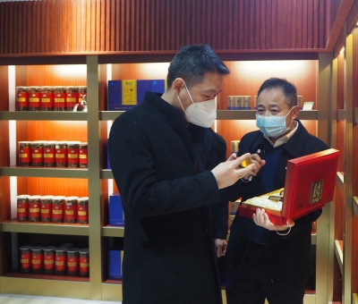 市委常委、市紀(jì)委書記熊明一行到仙客來公司走訪慰問并調(diào)研食品安全工作