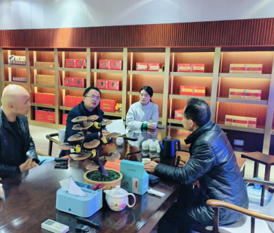 廬山市委常委、副市長袁勇春節(jié)期間赴仙客來招商